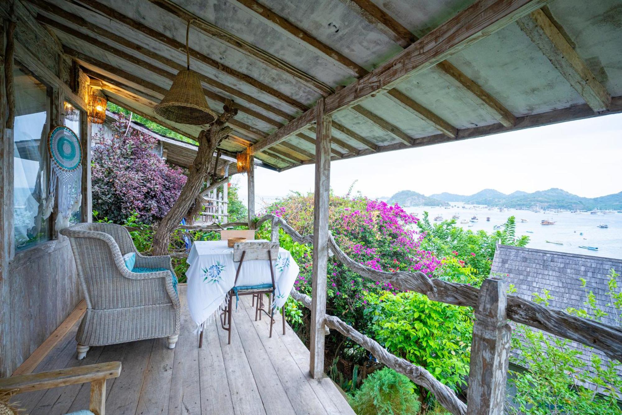 Selini Hills Otel Labuan Bajo Dış mekan fotoğraf